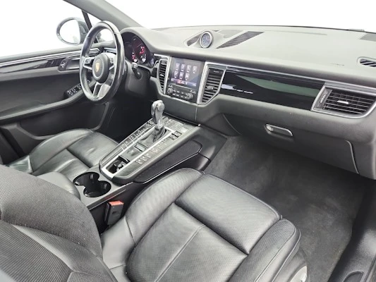 2018 Porsche Macan - Image 10 of 20