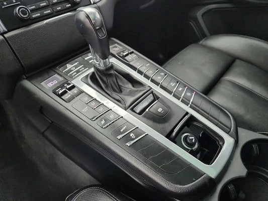 2018 Porsche Macan - Image 16 of 20