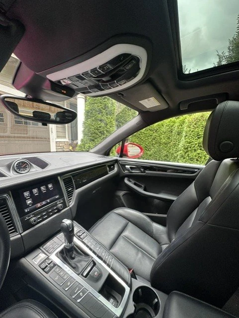 2018 Porsche Macan - Image 9 of 13