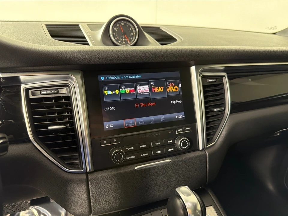 2018 Porsche Macan - Image 18 of 21