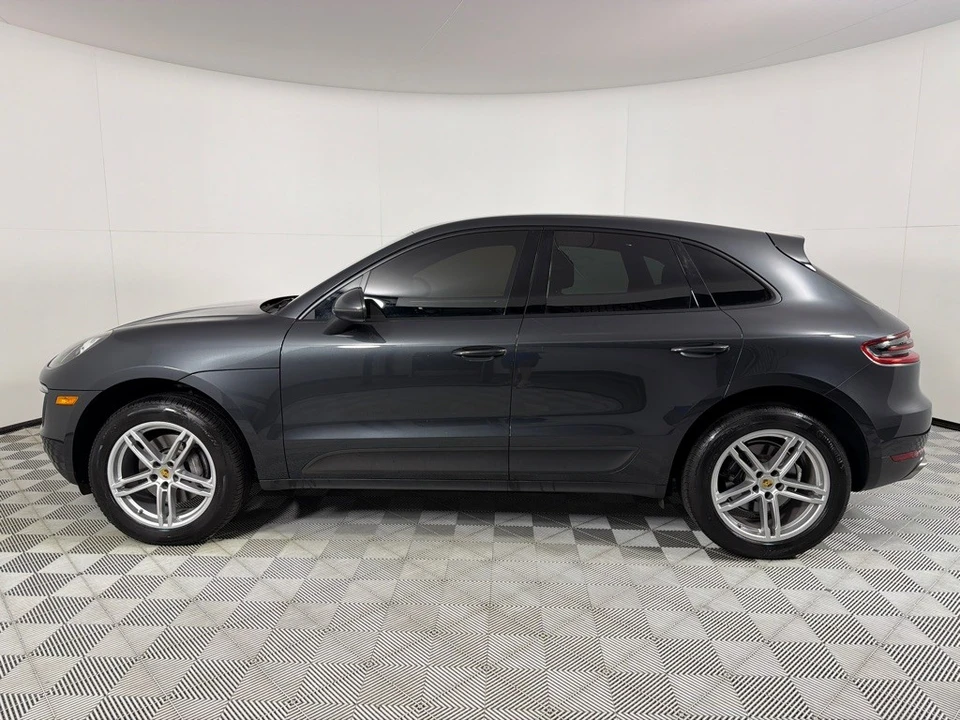 2018 Porsche Macan - Image 9 of 12