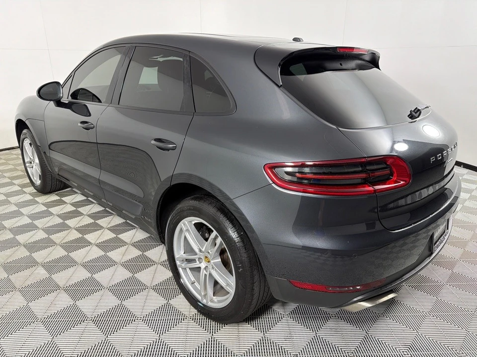 2018 Porsche Macan - Image 8 of 21