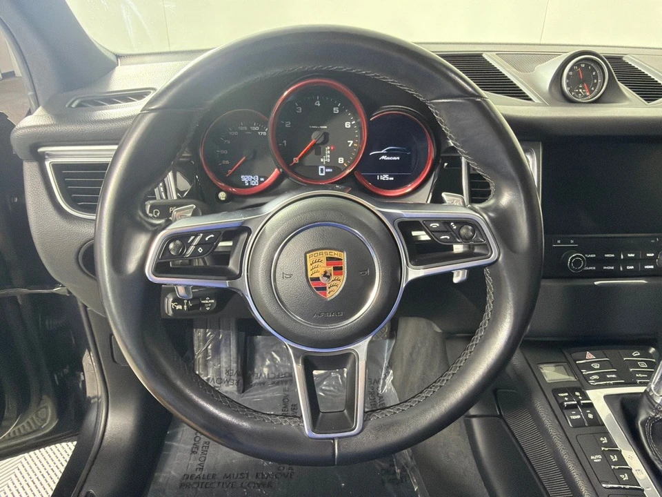 2018 Porsche Macan - Image 17 of 21
