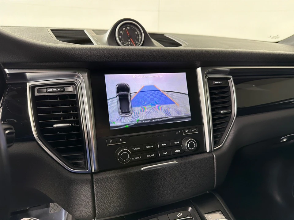 2018 Porsche Macan - Image 20 of 21