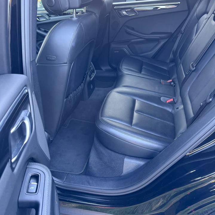 2018 Porsche Macan - Image 16 of 24