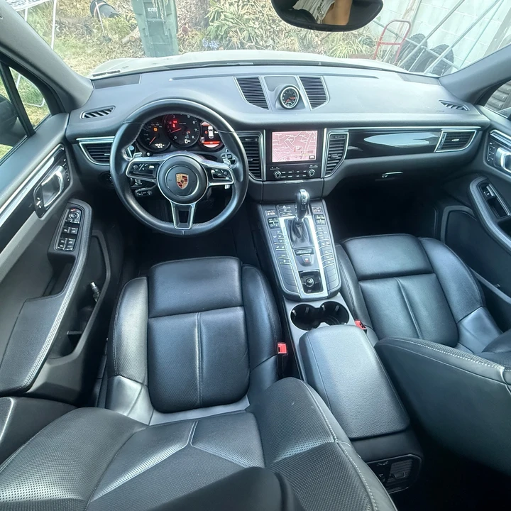 2018 Porsche Macan - Image 7 of 24