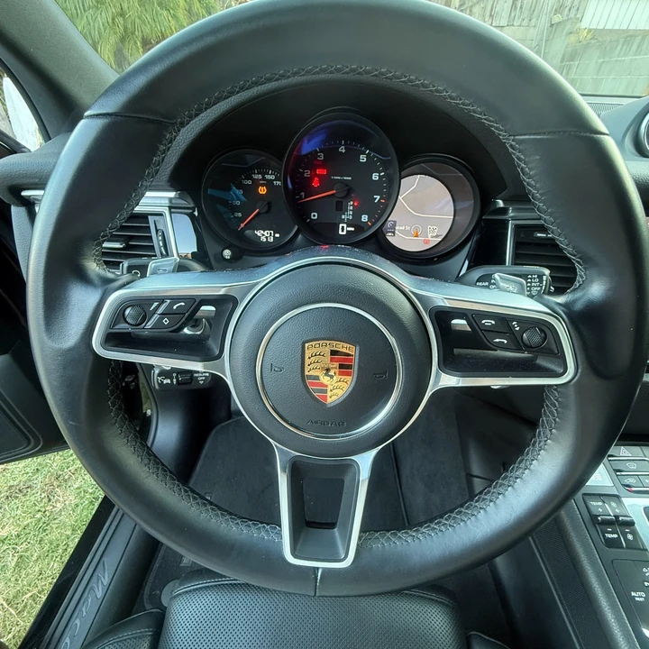 2018 Porsche Macan - Image 23 of 24