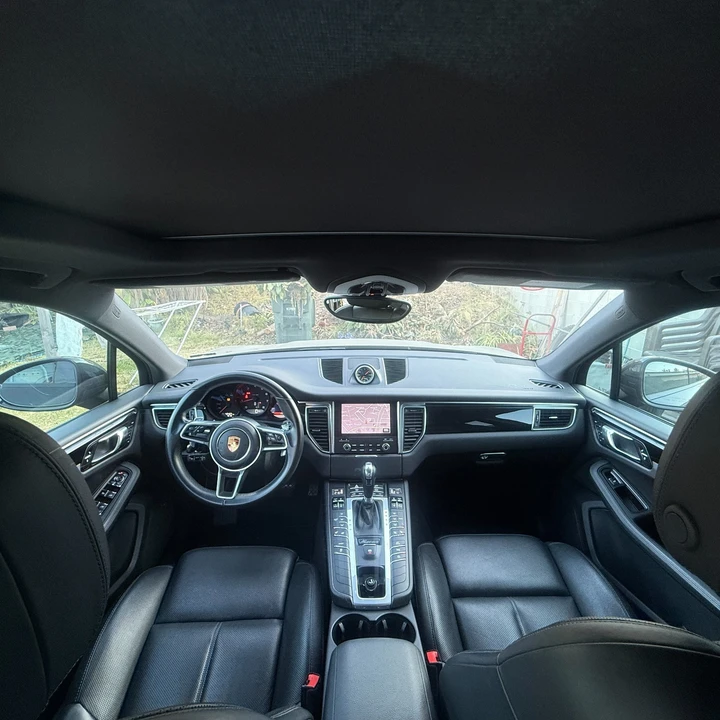 2018 Porsche Macan - Image 8 of 24