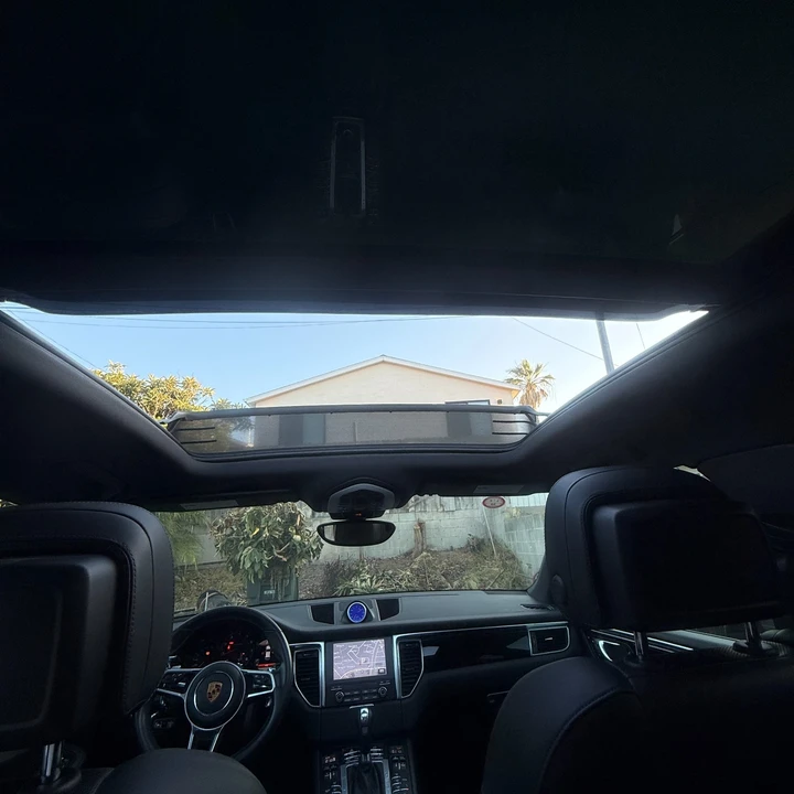 2018 Porsche Macan - Image 13 of 24