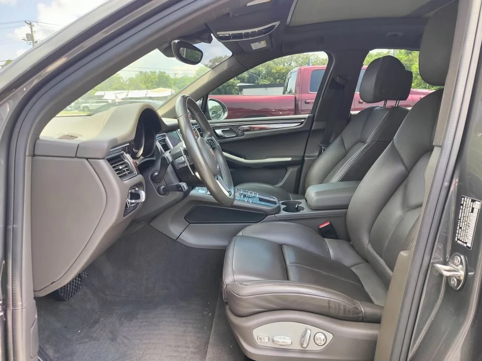 2018 Porsche Macan - Image 10 of 15