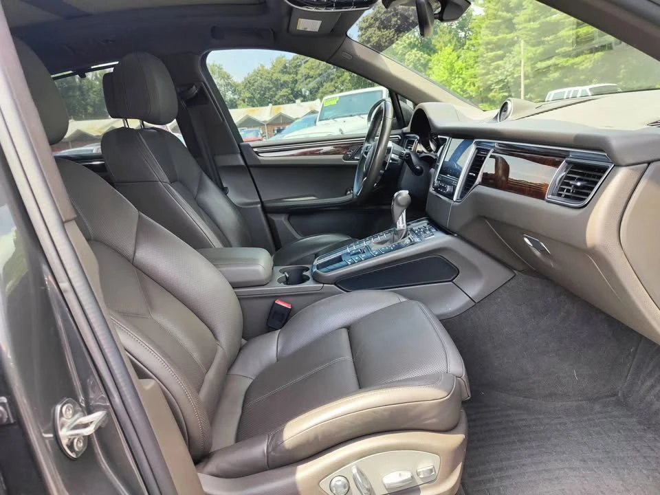 2018 Porsche Macan - Image 13 of 15