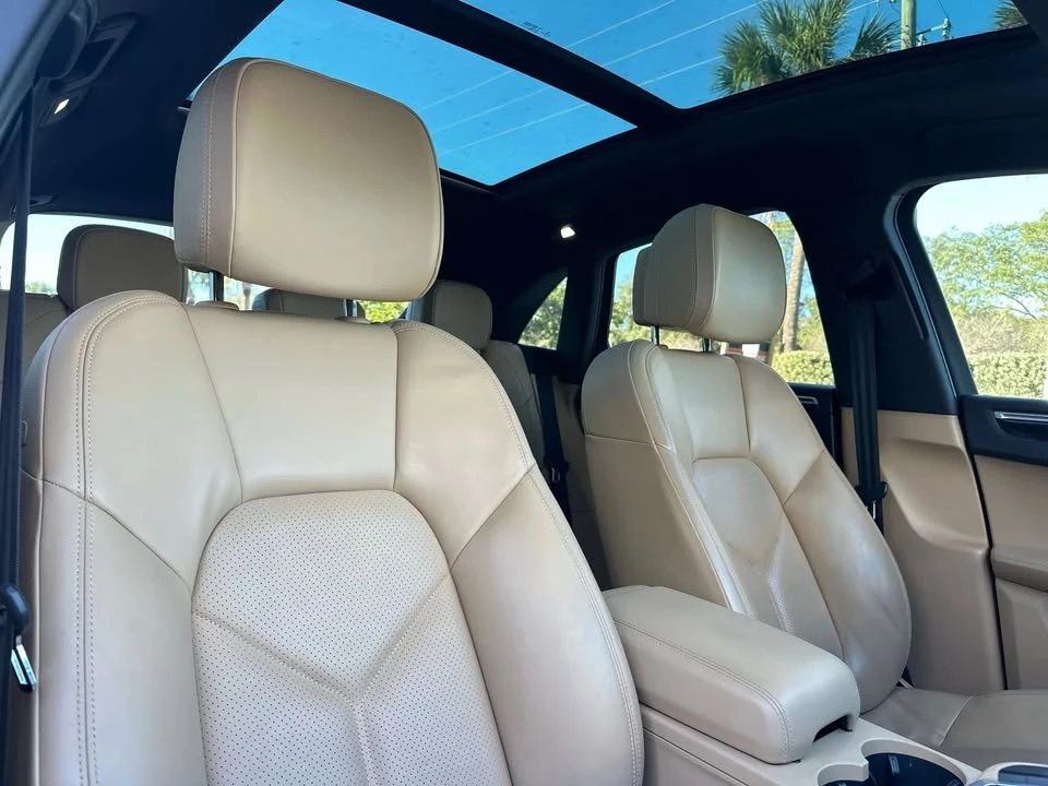 2018 Porsche Macan - Image 11 of 20