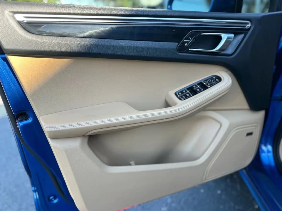 2018 Porsche Macan - Image 18 of 20