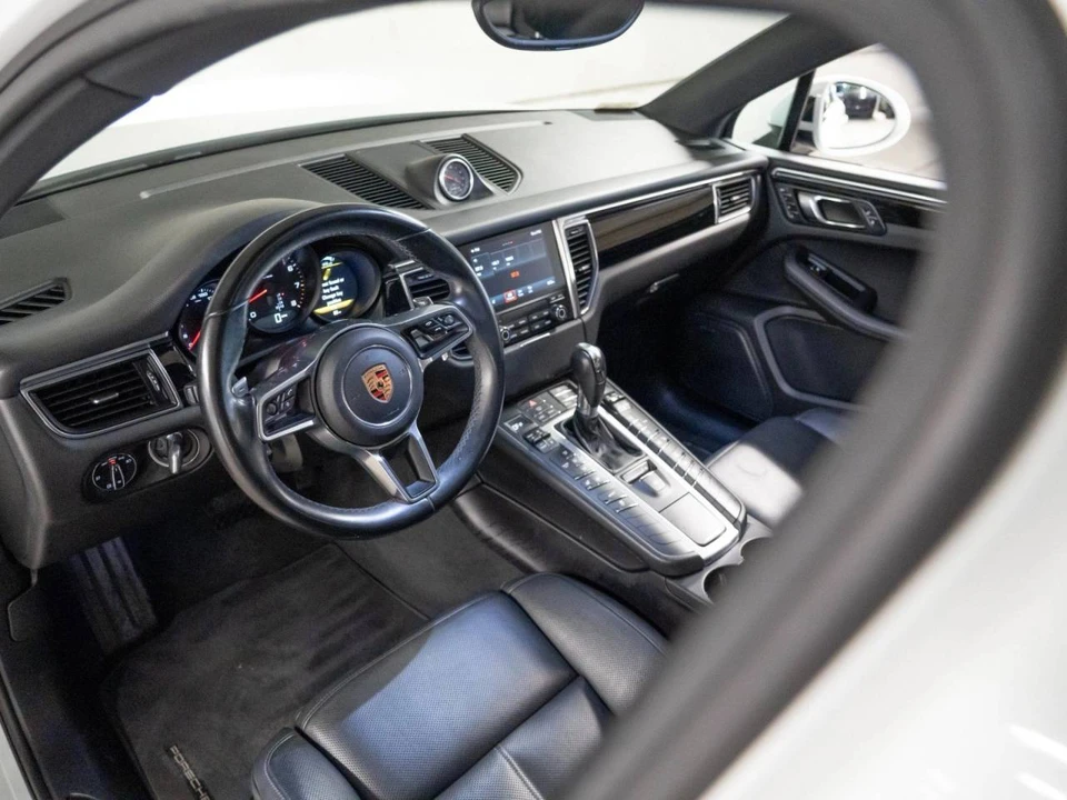2018 Porsche Macan - Image 4 of 5
