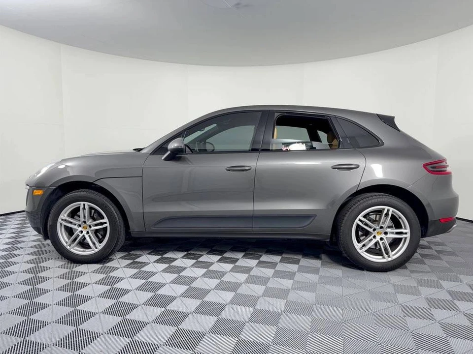 2018 Porsche Macan - Image 2 of 5