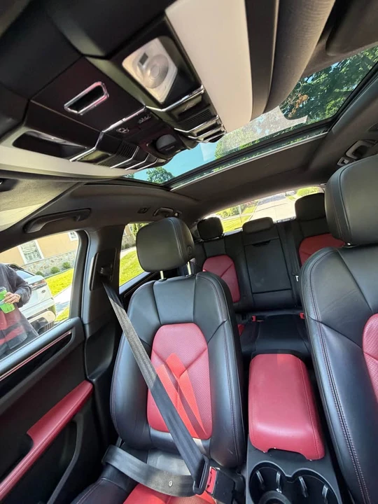 2018 Porsche Macan - Image 9 of 16