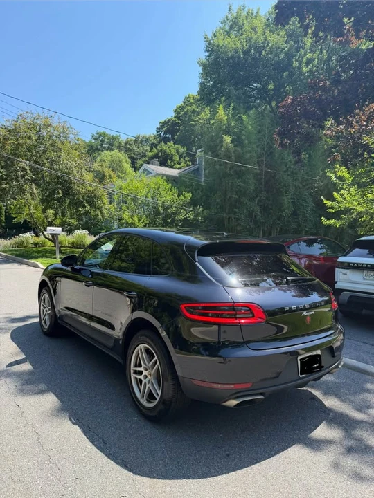 2018 Porsche Macan - Image 15 of 16