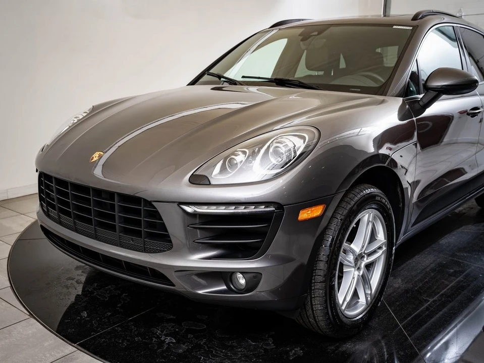 2018 Porsche Macan - Image 14 of 21
