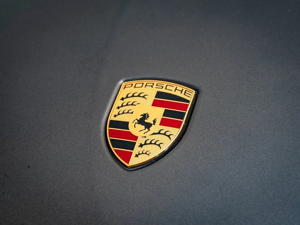 2018 Porsche Macan - Image 17 of 21