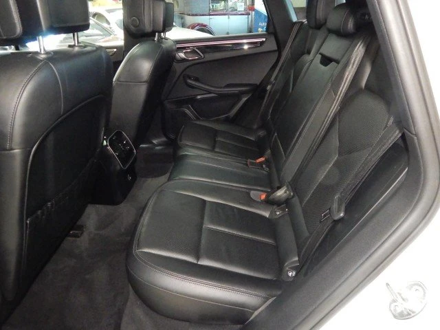2018 Porsche Macan - Image 6 of 7
