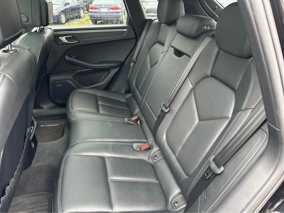 2018 Porsche Macan - Image 16 of 18