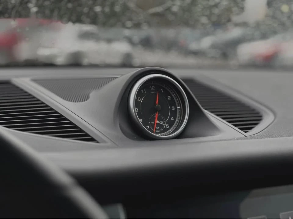 2018 Porsche Macan - Image 12 of 18
