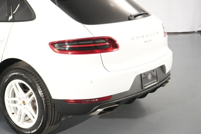 2018 Porsche Macan - Image 15 of 31