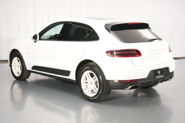 2018 Porsche Macan - Image 16 of 31