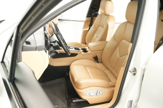 2018 Porsche Macan - Image 22 of 31
