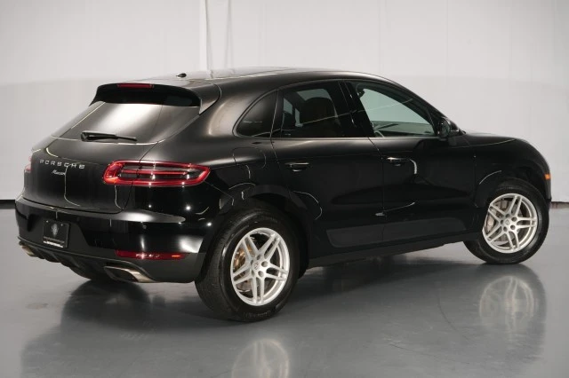 2018 Porsche Macan - Image 10 of 31
