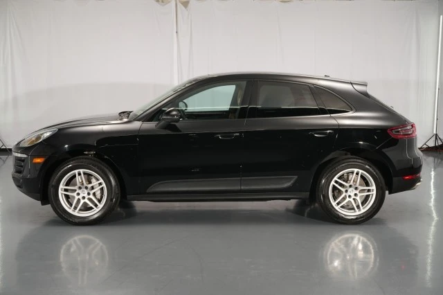2018 Porsche Macan - Image 2 of 31