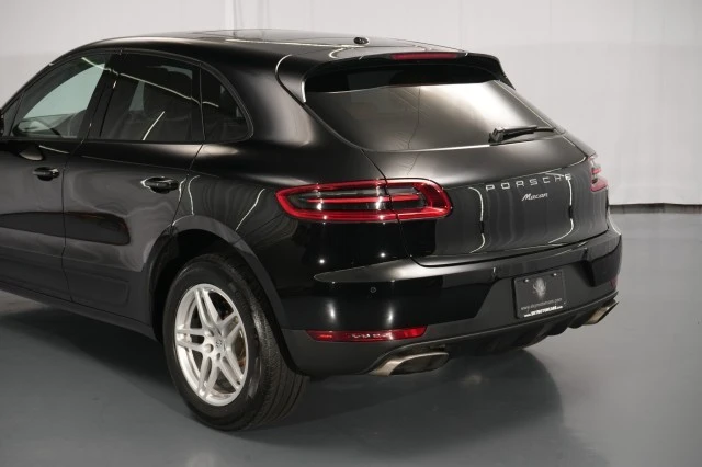 2018 Porsche Macan - Image 17 of 31