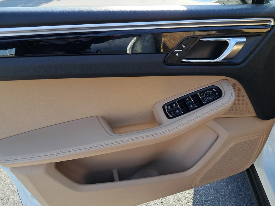 2018 Porsche Macan - Image 21 of 21