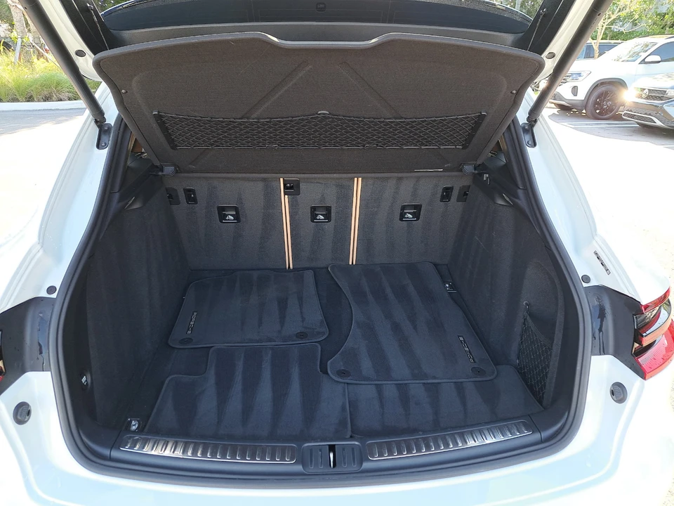 2018 Porsche Macan - Image 15 of 21