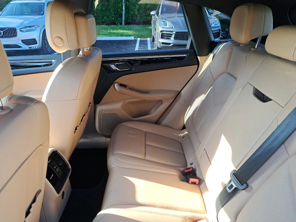 2018 Porsche Macan - Image 18 of 21