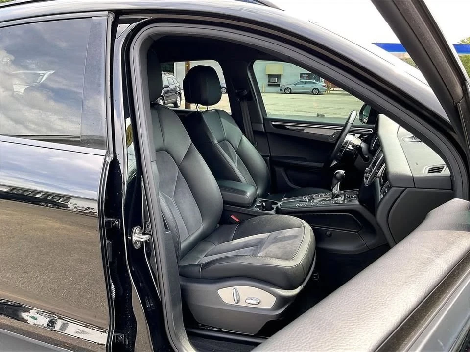 2018 Porsche Macan - Image 10 of 14