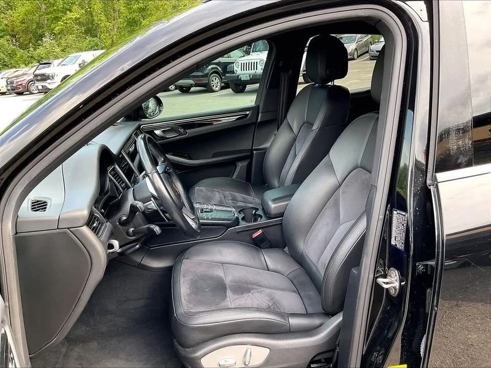 2018 Porsche Macan - Image 9 of 14