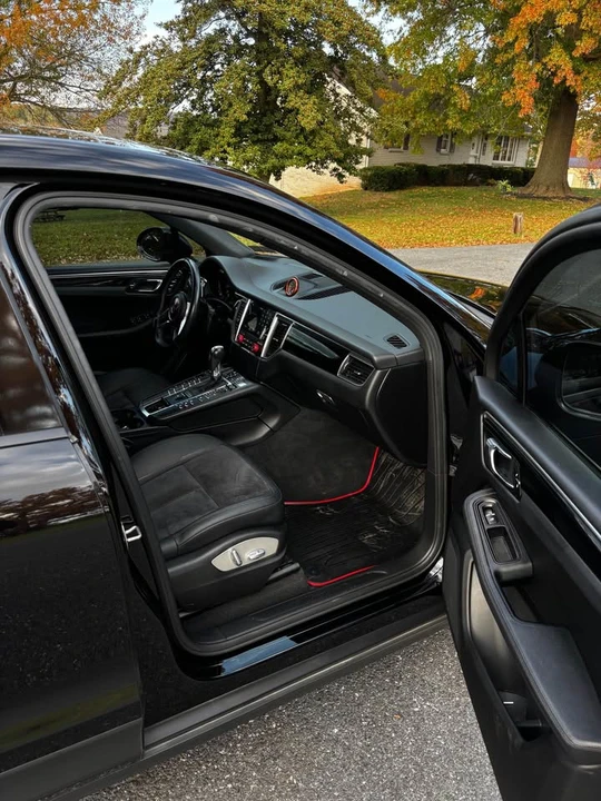 2018 Porsche Macan - Image 12 of 14