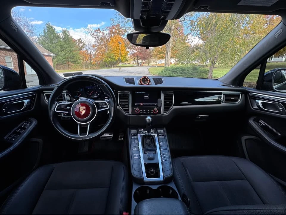 2018 Porsche Macan - Image 16 of 20