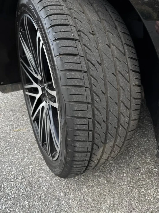 2018 Porsche Macan - Image 19 of 20