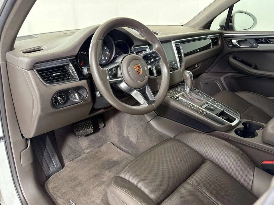 2018 Porsche Macan - Image 4 of 5