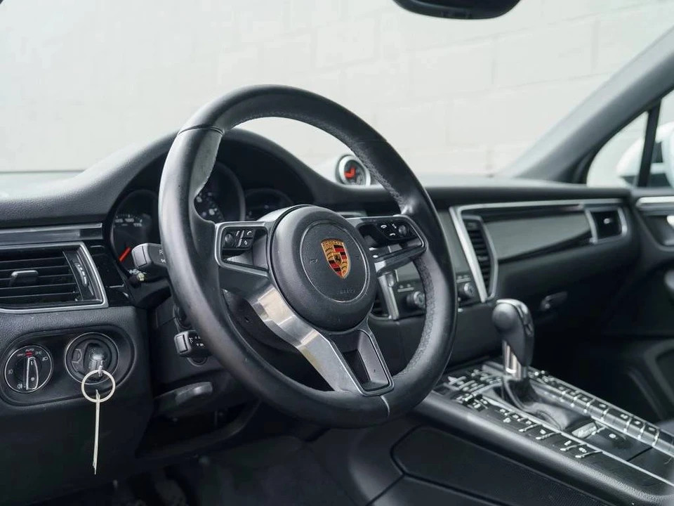 2018 Porsche Macan - Image 4 of 5