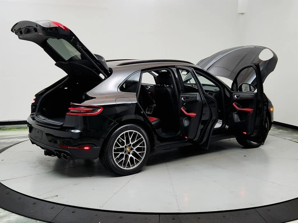 2018 Porsche Macan - Image 11 of 12