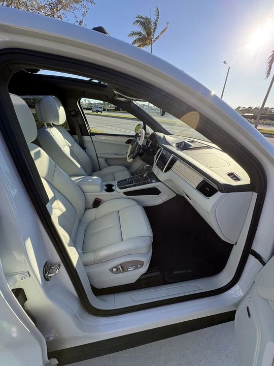 2018 Porsche Macan - Image 5 of 19