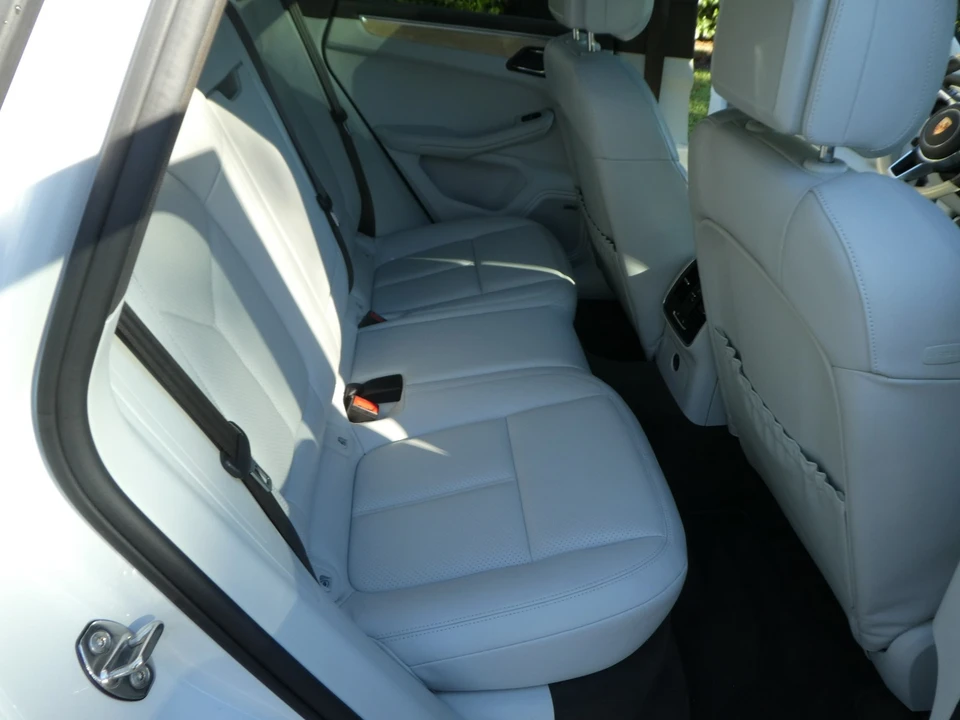 2018 Porsche Macan - Image 18 of 21