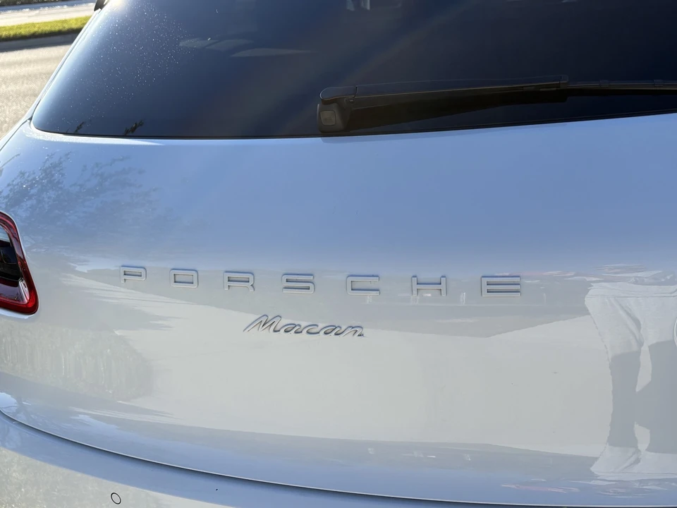 2018 Porsche Macan - Image 13 of 19