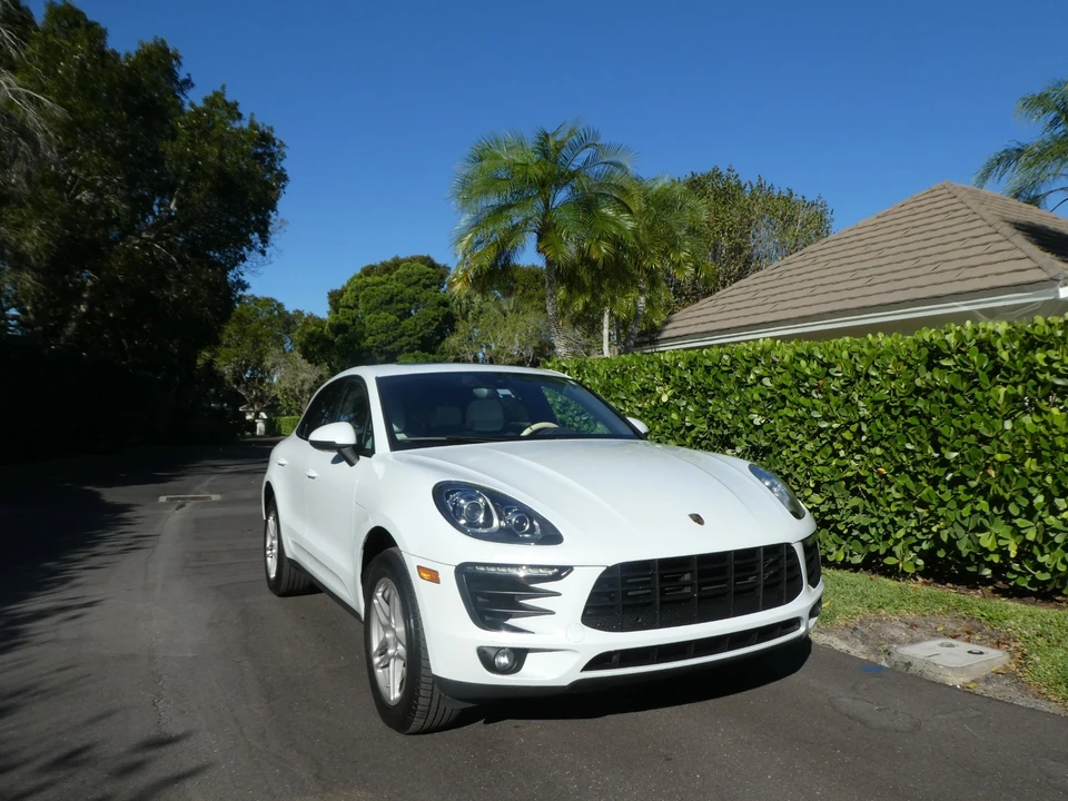 2018 Porsche Macan - Image 2 of 21