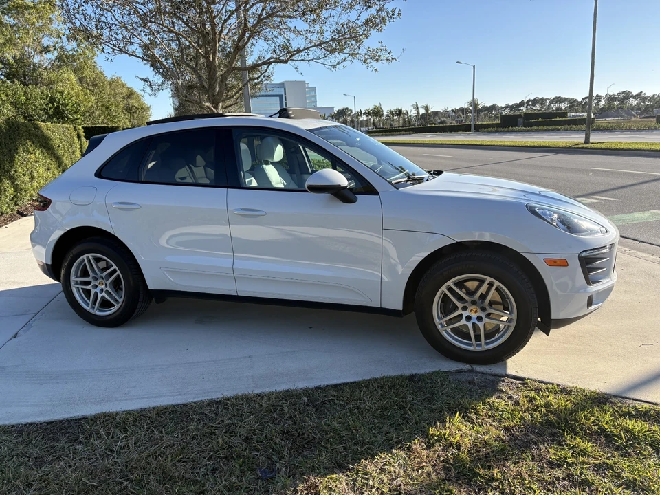 2018 Porsche Macan - Image 19 of 19