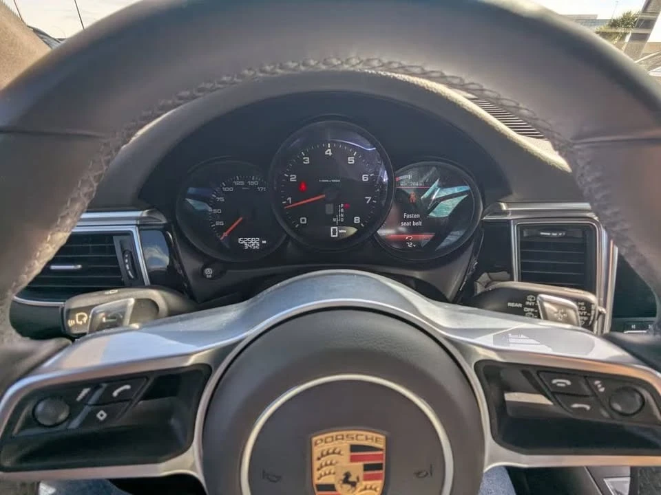 2018 Porsche Macan - Image 3 of 4