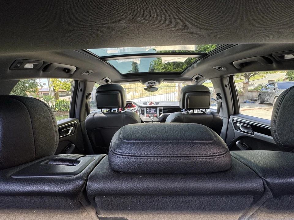 2018 Porsche Macan - Image 13 of 21